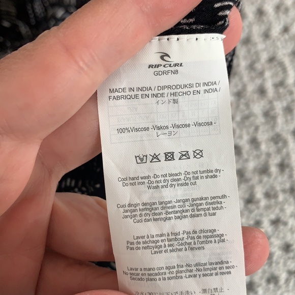 Ripcurl size small romper - Picture 4 of 4